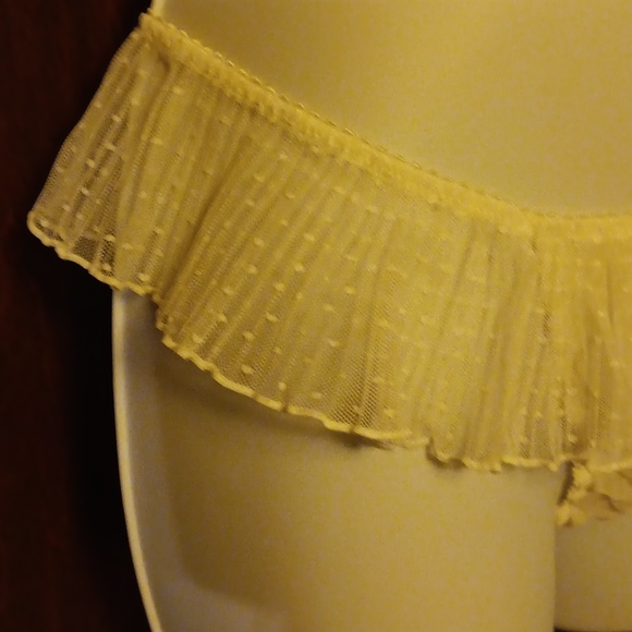 NWT VICTORIA SECRETS WHITE STRING BIKINI LARGE - Picture 2 of 5